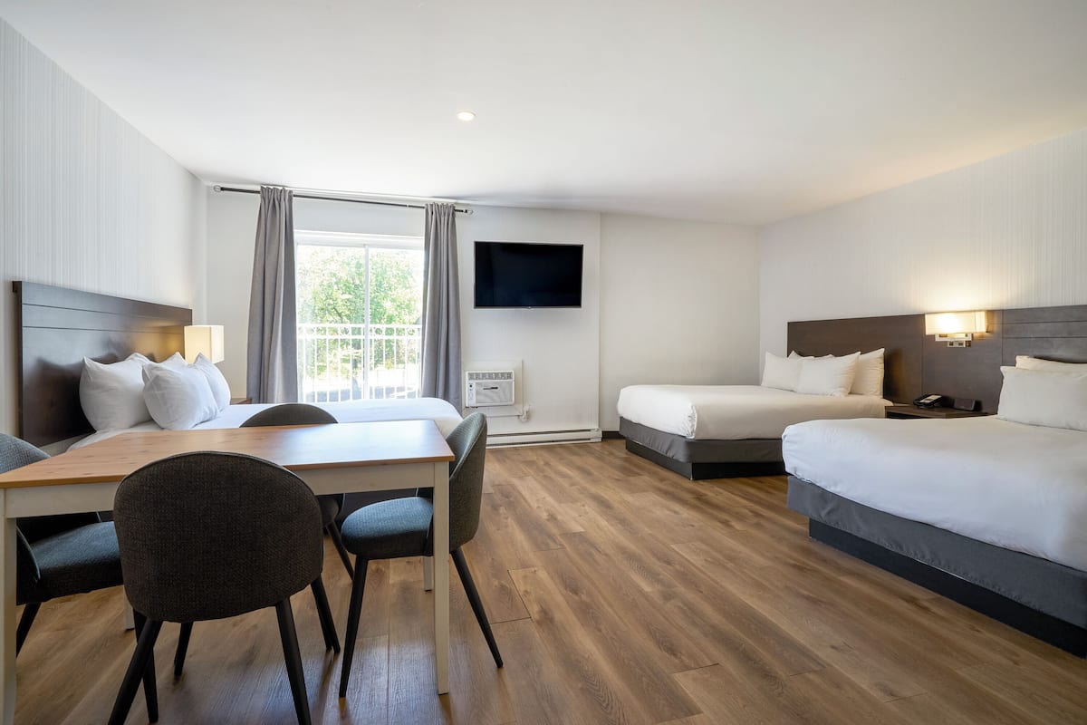 Family Room, Multiple Beds, Kitchenette