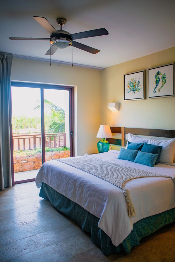 Superior Villa, 1 King Bed with Sofa bed | Premium bedding, in-room safe, iron/ironing board, free WiFi
