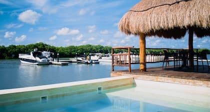 Grand Marina Hotel
