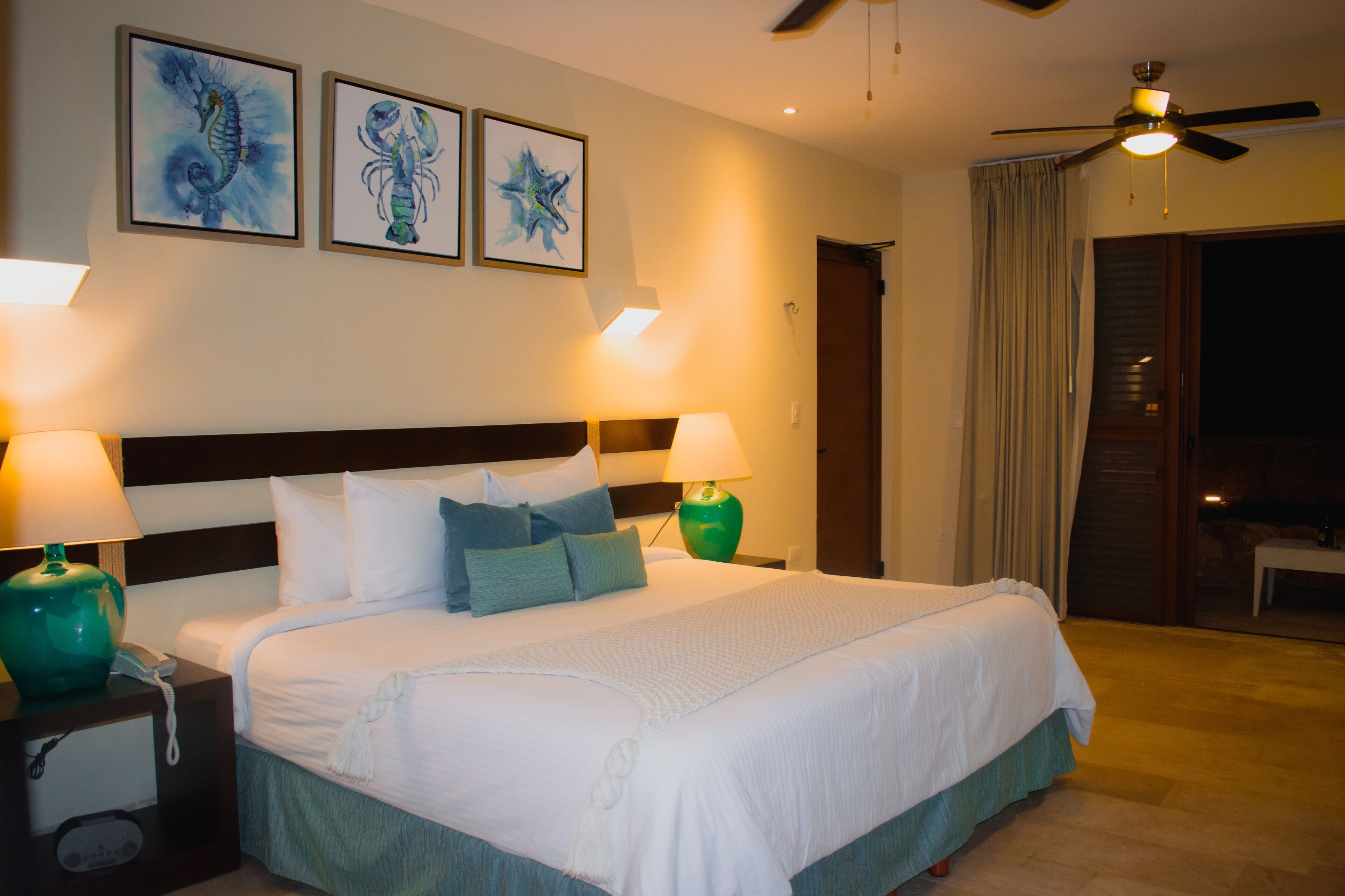 deluxe villa, 2 bedrooms | private kitchen | toaster, blender, lobster pot