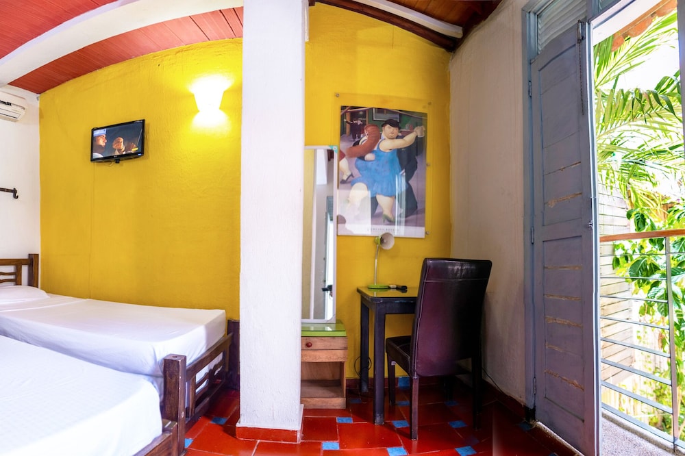 Aluna Hostel B&B