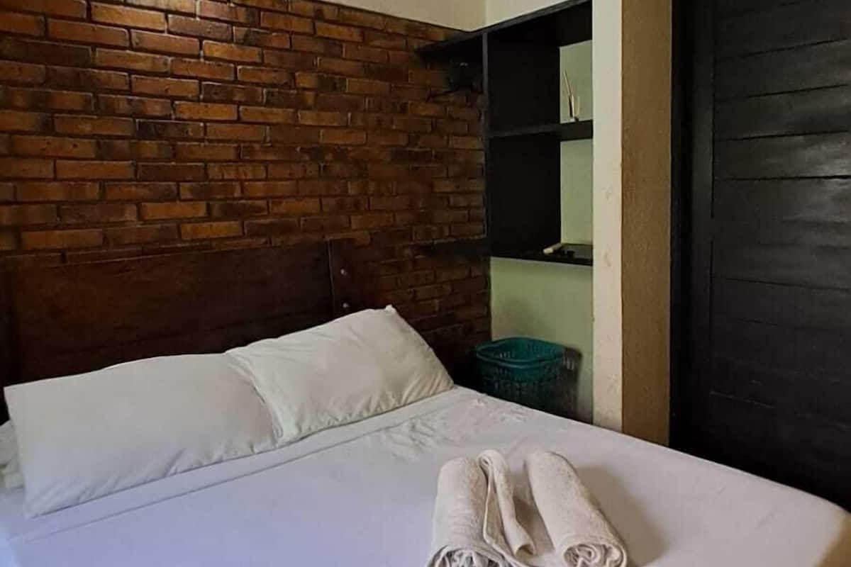 Standard Double Room | WiFi (free), individually decorated, bed sheets