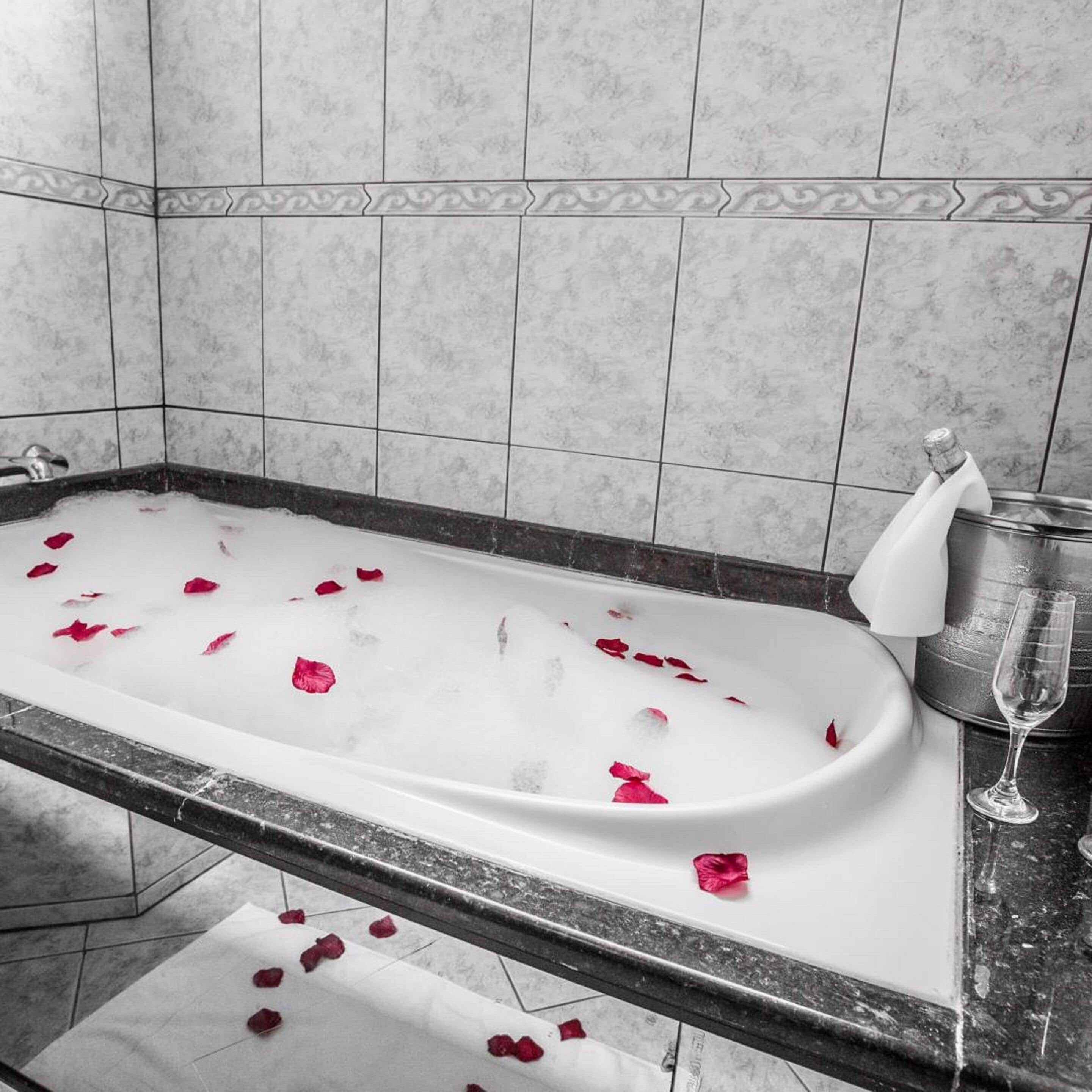 premium double room | bathroom | shower, free toiletries, hair dryer, towels