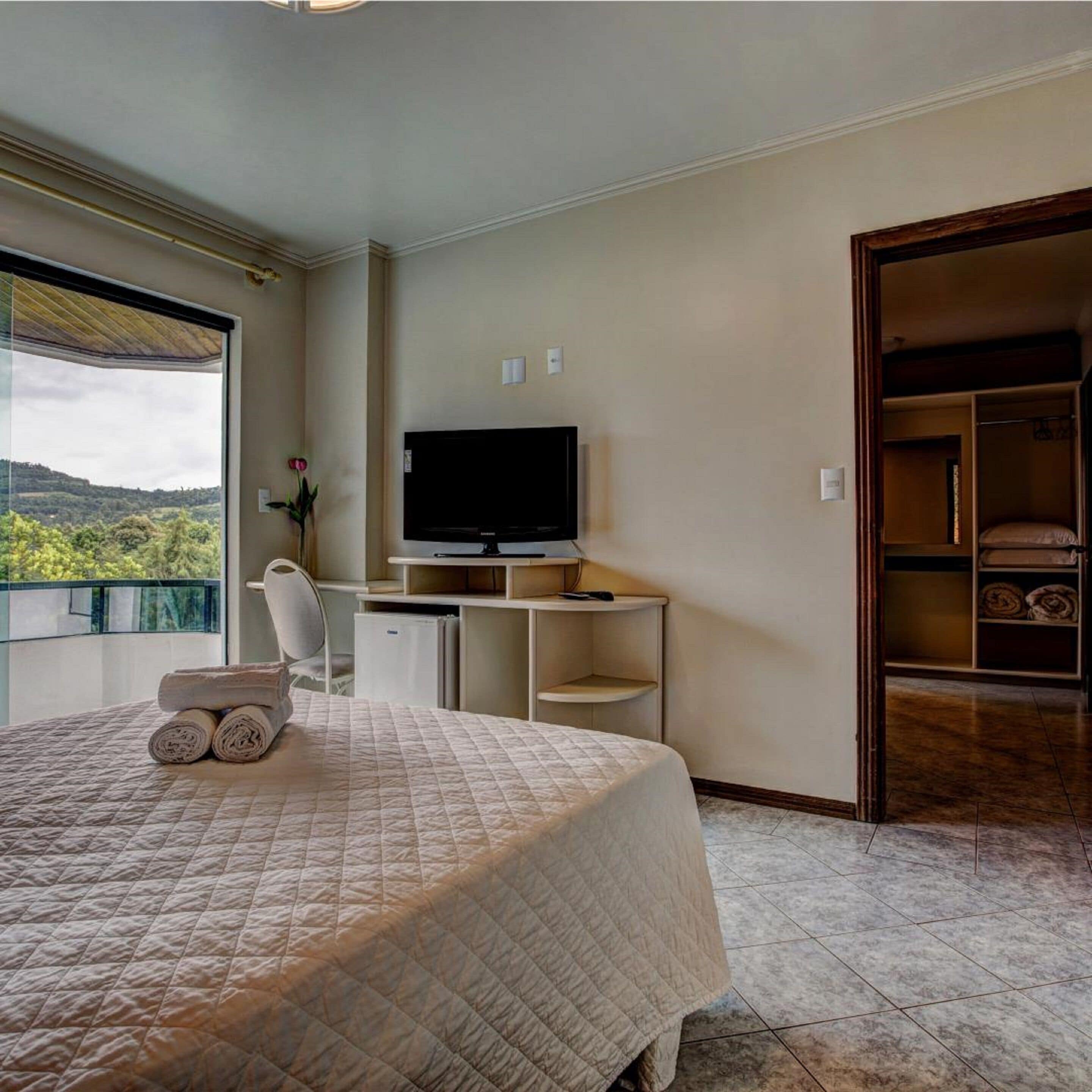 premium double room | premium bedding, minibar, desk, free wifi