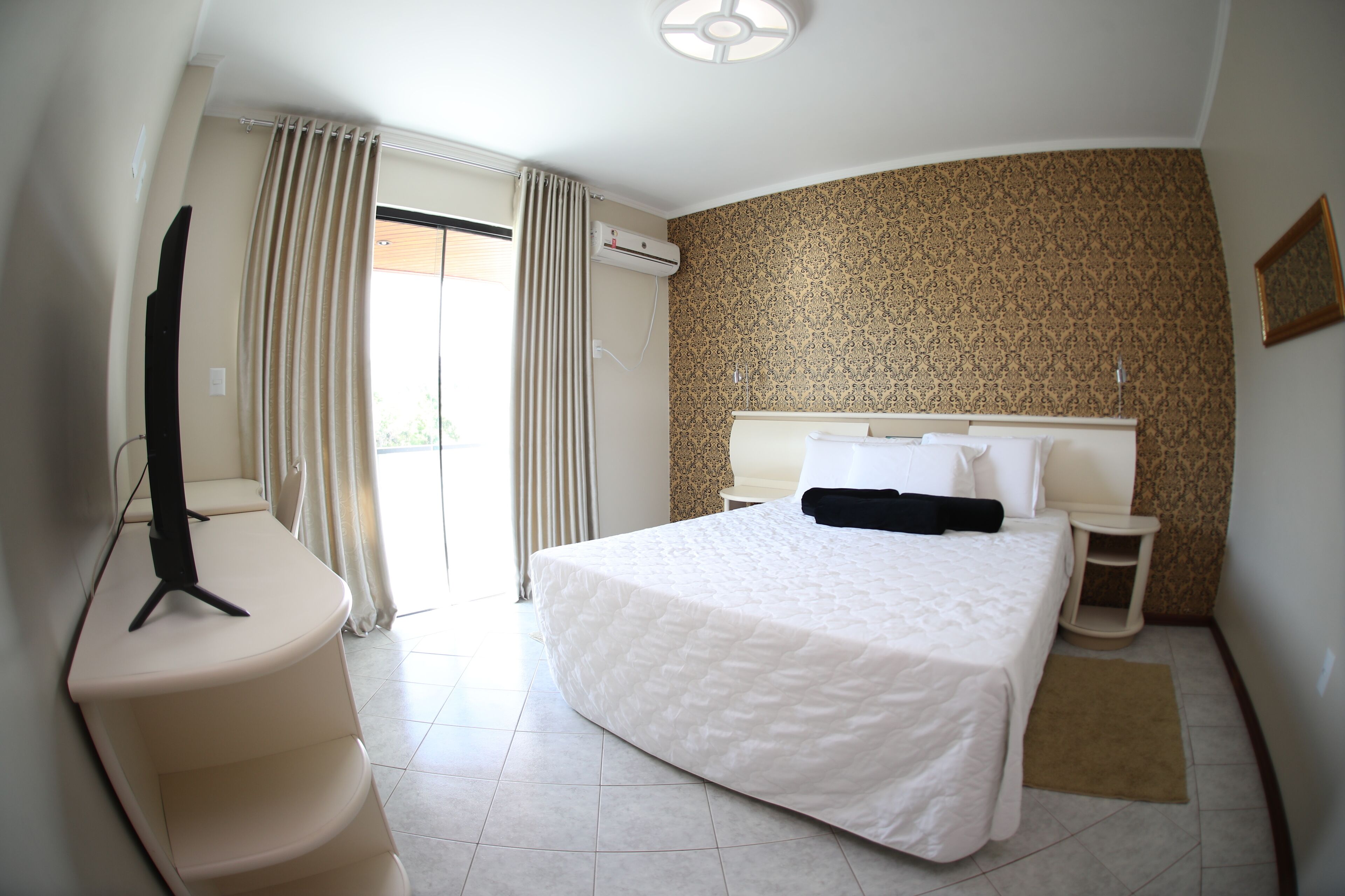 premium double room | premium bedding, minibar, desk, free wifi