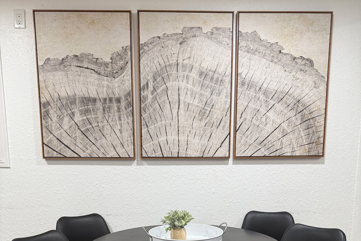 Deluxe Suite | In-room dining