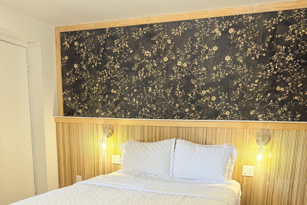 Design-Zimmer | 1 Schlafzimmer, kostenloses WLAN, Bettwäsche