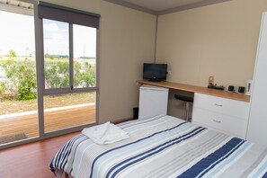Desk, iron/ironing board, free WiFi - Merinda Village Hotel (Bowen)