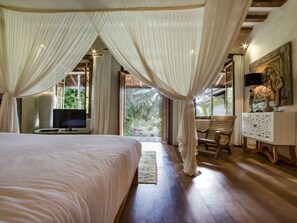 6 Schlafzimmer, hochwertige Bettwaren, Zimmersafe, Schreibtisch