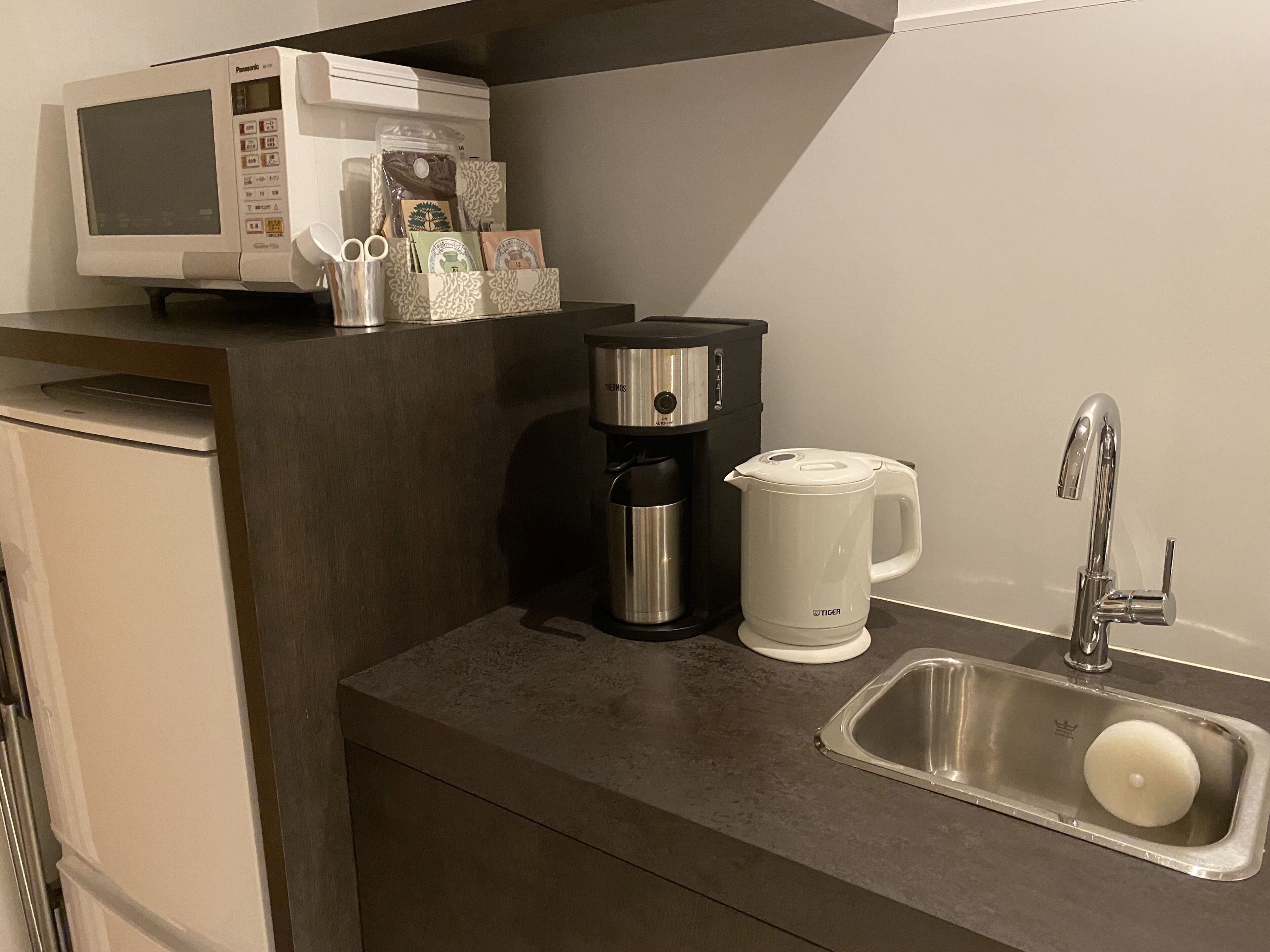 fridge, microwave, coffee/tea maker, electric kettle