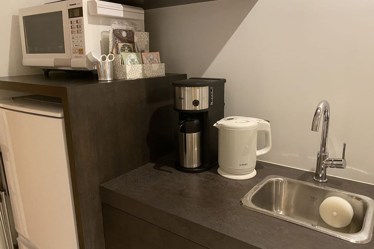 fridge, microwave, coffee/tea maker, electric kettle
