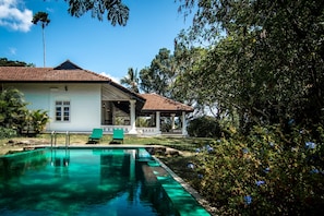 Private pool