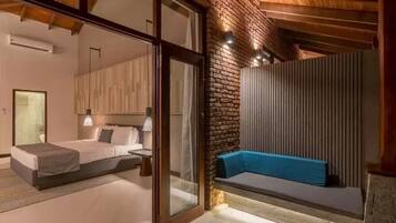 Premium bedding, minibar, in-room safe, desk