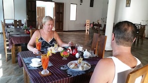Free daily English breakfast  - Dhammika Magic Palace (Wadduwa)