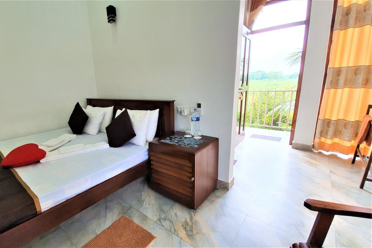 Standard Double Room, Garden View