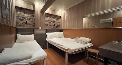 Kowloon New Hostel