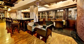 Breakfast and dinner served, international cuisine