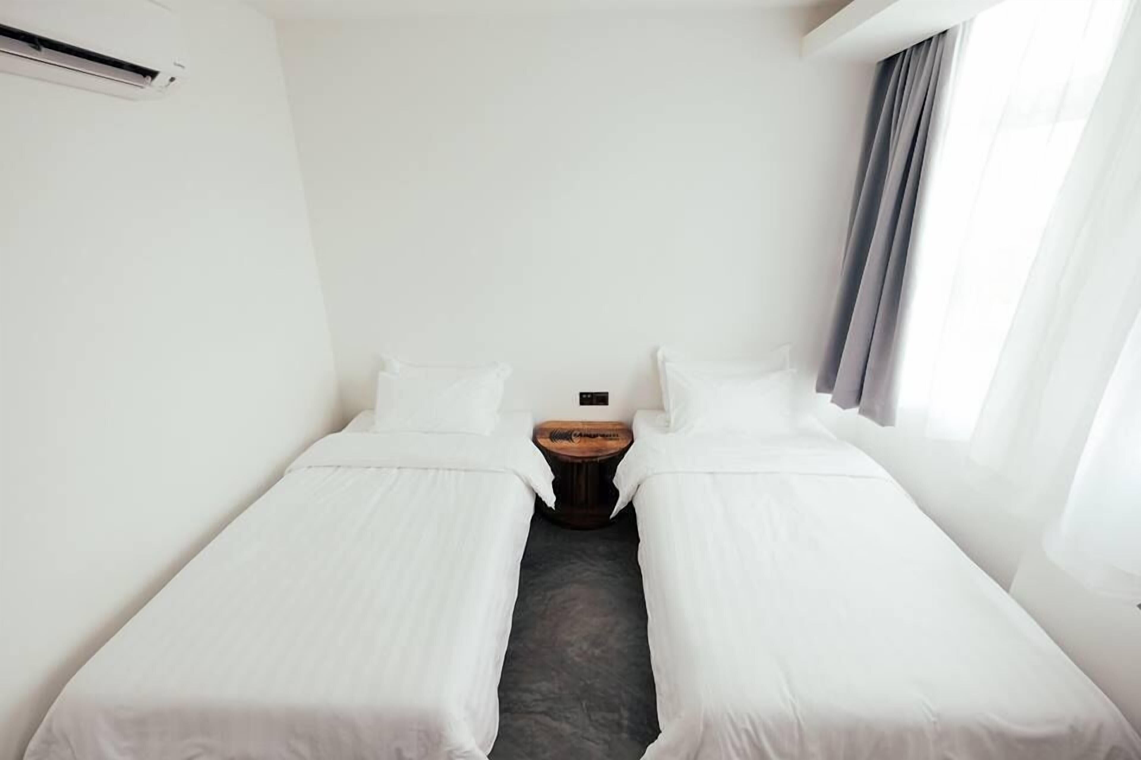 Desk, cots/infant beds, free WiFi, bed sheets