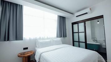 Desk, cots/infant beds, free WiFi, bed sheets