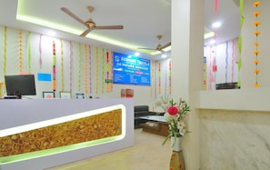 Lobby - Hotel Prince Palace DX by check in room (New Delhi)