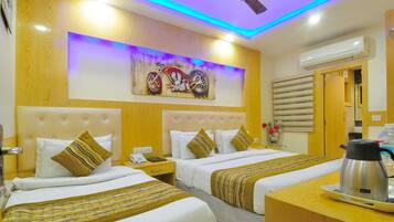 Minibar, escritorio, wifi gratis y ropa de cama