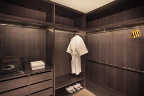 Apartament Deluxe, 1 dormitori | Minibar, caixa forta a l'habitació i habitacions insonoritzades 