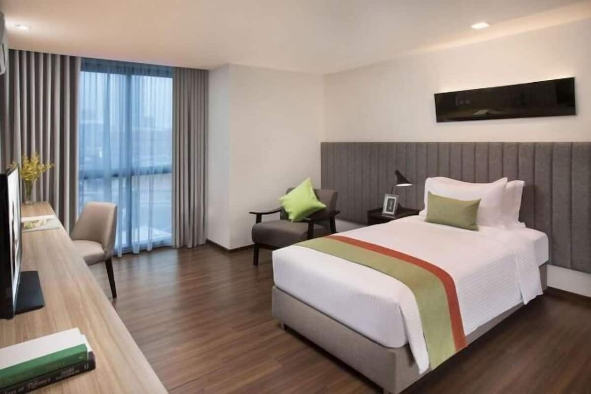 Minibar, in-room safe, soundproofing, free cribs/infant beds
