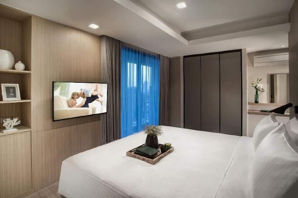Minibar, in-room safe, soundproofing, free cribs/infant beds