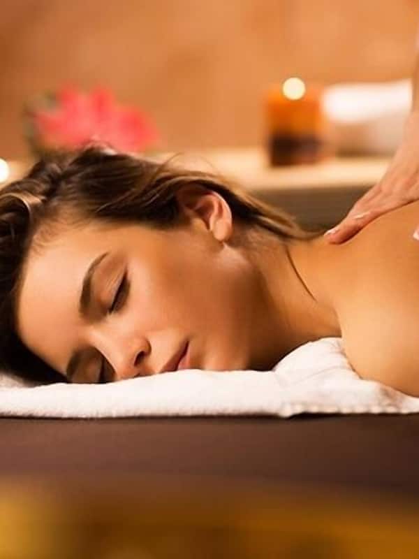 Couples treatment rooms, sauna, steam room, body treatments