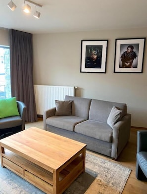 Family Suite | Living area | Flat-screen TV - Hotel Wellness Eau de Roche (Durbuy)