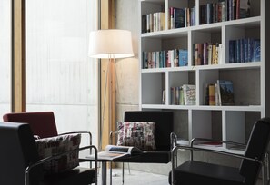 Library - Hostel INN LODGE (Celerina-Schlarigna)