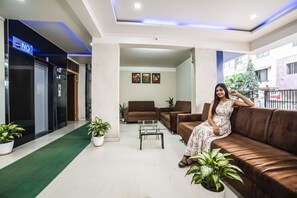 Lobby - FabHotel Imperio (Pune)