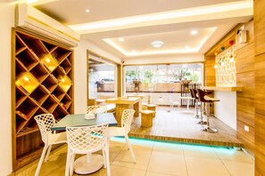 Restaurant - FabHotel Imperio (Pune)