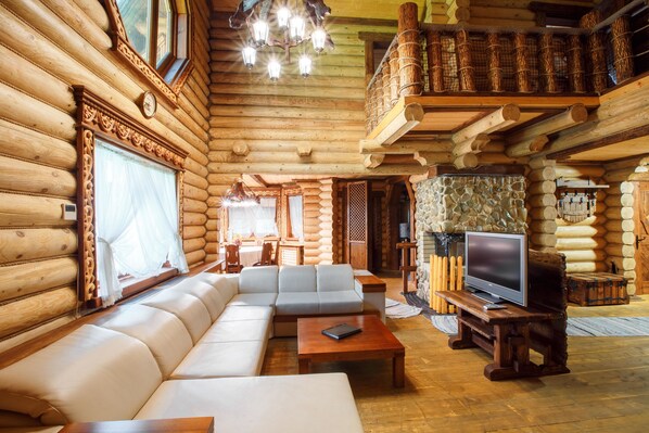 Premium Cottage, 5 Bedrooms | Living room | TV