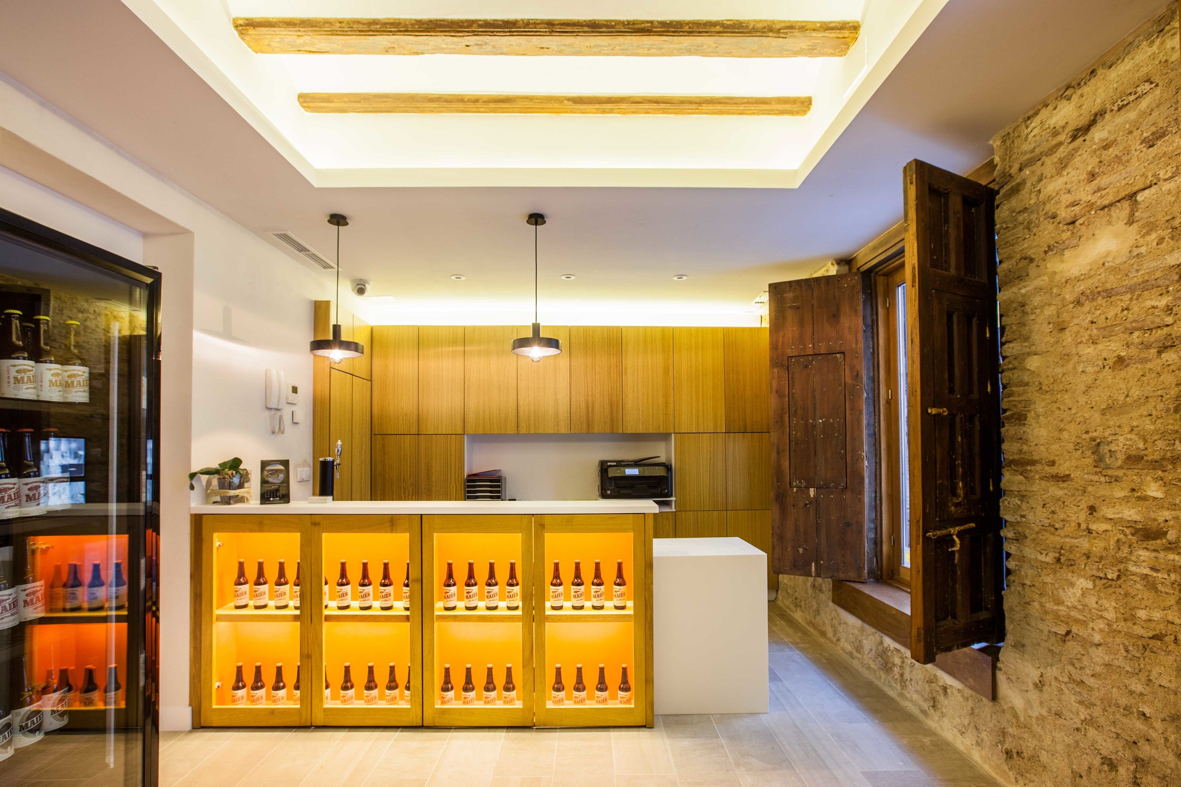 Check-in/check-out kiosk