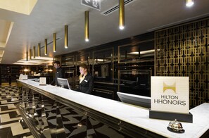Reception - DoubleTree by Hilton Hotel Izmir Airport (Izmir)