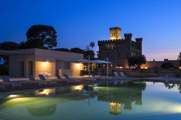 Seasonal outdoor pool