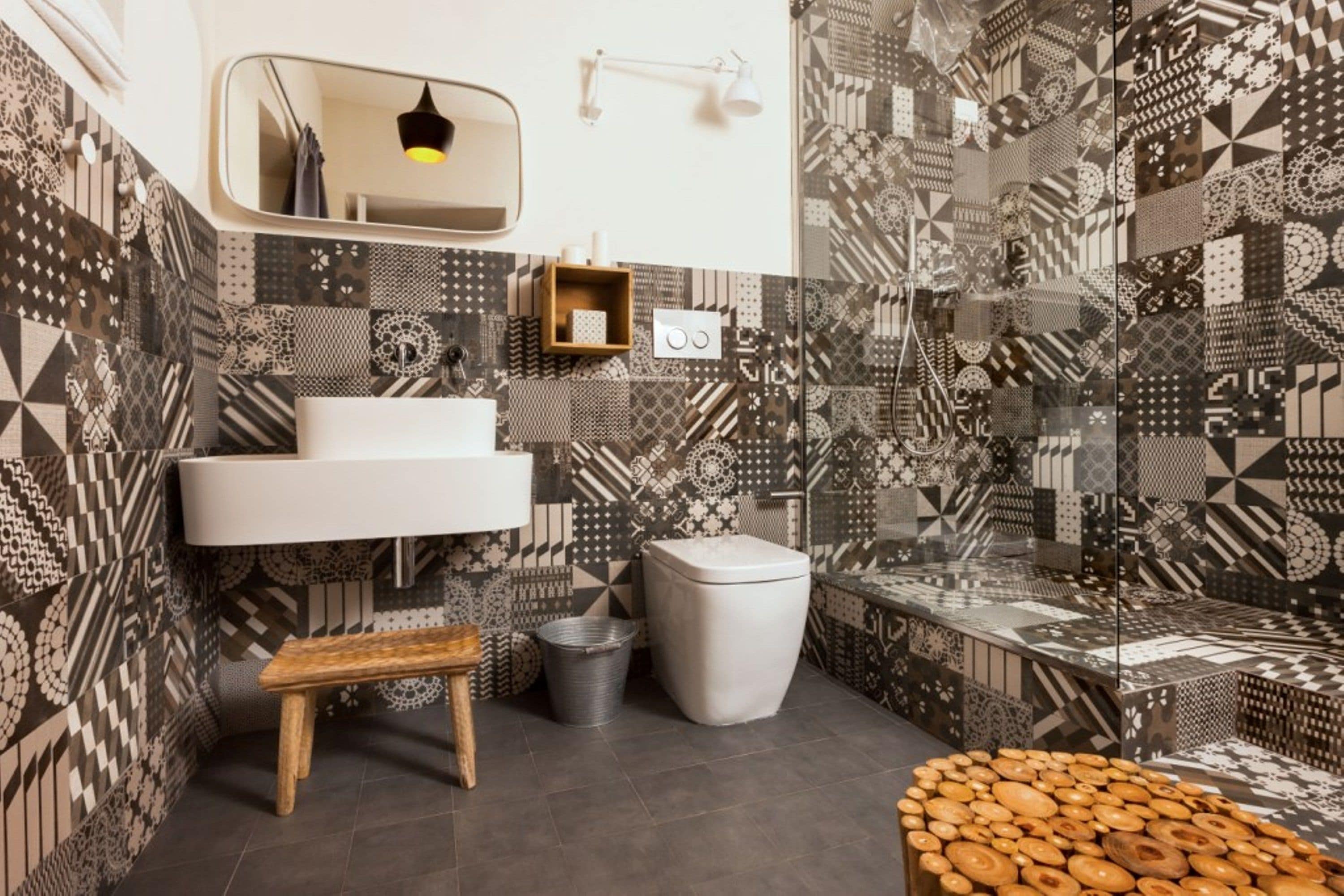 junior suite, 1 bedroom, bathtub | bathroom | shower, rainfall showerhead, free toiletries, hair dryer