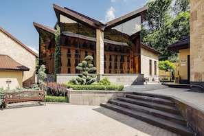 Front of property - Elegant Hotel & Resort (Tsaghkadzor)