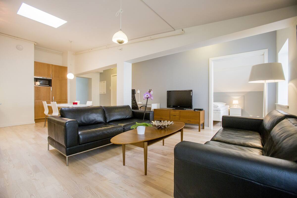 Exclusive-Apartment, 2 Schlafzimmer | Wohnzimmer | Flachbildfernseher