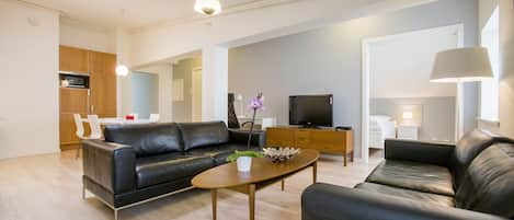 Exclusive-Apartment, 2 Schlafzimmer | Wohnzimmer | Flachbildfernseher