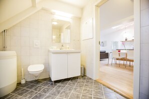 Exclusive Apartment, 2 Bedrooms | Bathroom | Shower, free toiletries, hair dryer, towels - Bjørvika Apartments - Sølvbergsgata 17 (Stavanger)