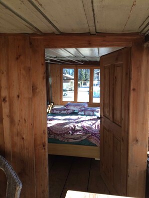 Chalet | 1 bedroom, iron/ironing board, free cots/infant beds, free rollaway beds - 325 Year Old Swiss Chalet (Boltigen)