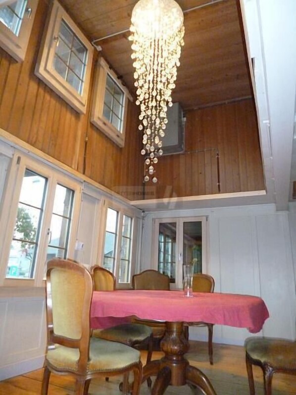 Chalet | Servicio de comidas en la habitación