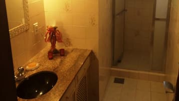 Shared Dormitory, Women only, Private Bathroom (6 beds) | Bathroom | Shower, towels