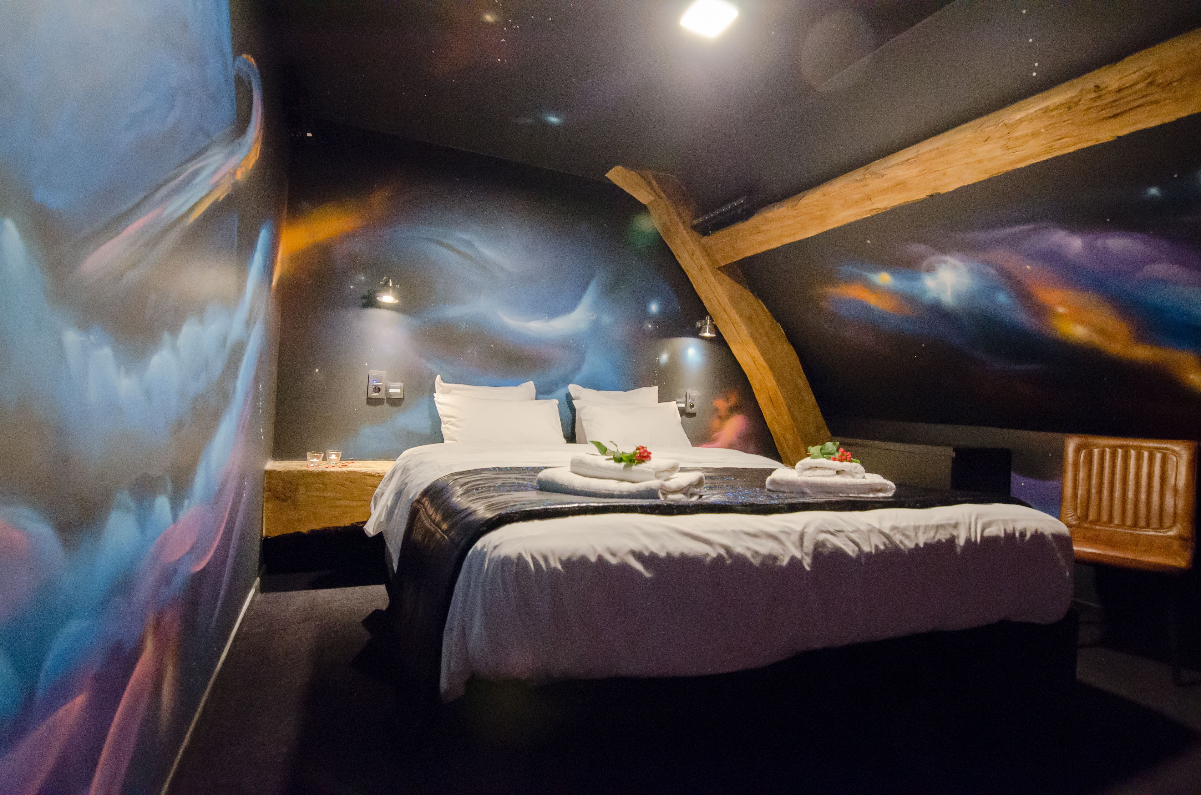 Habitació | Roba de llit d&#x27;alta qualitat, minibar i decoració individual 