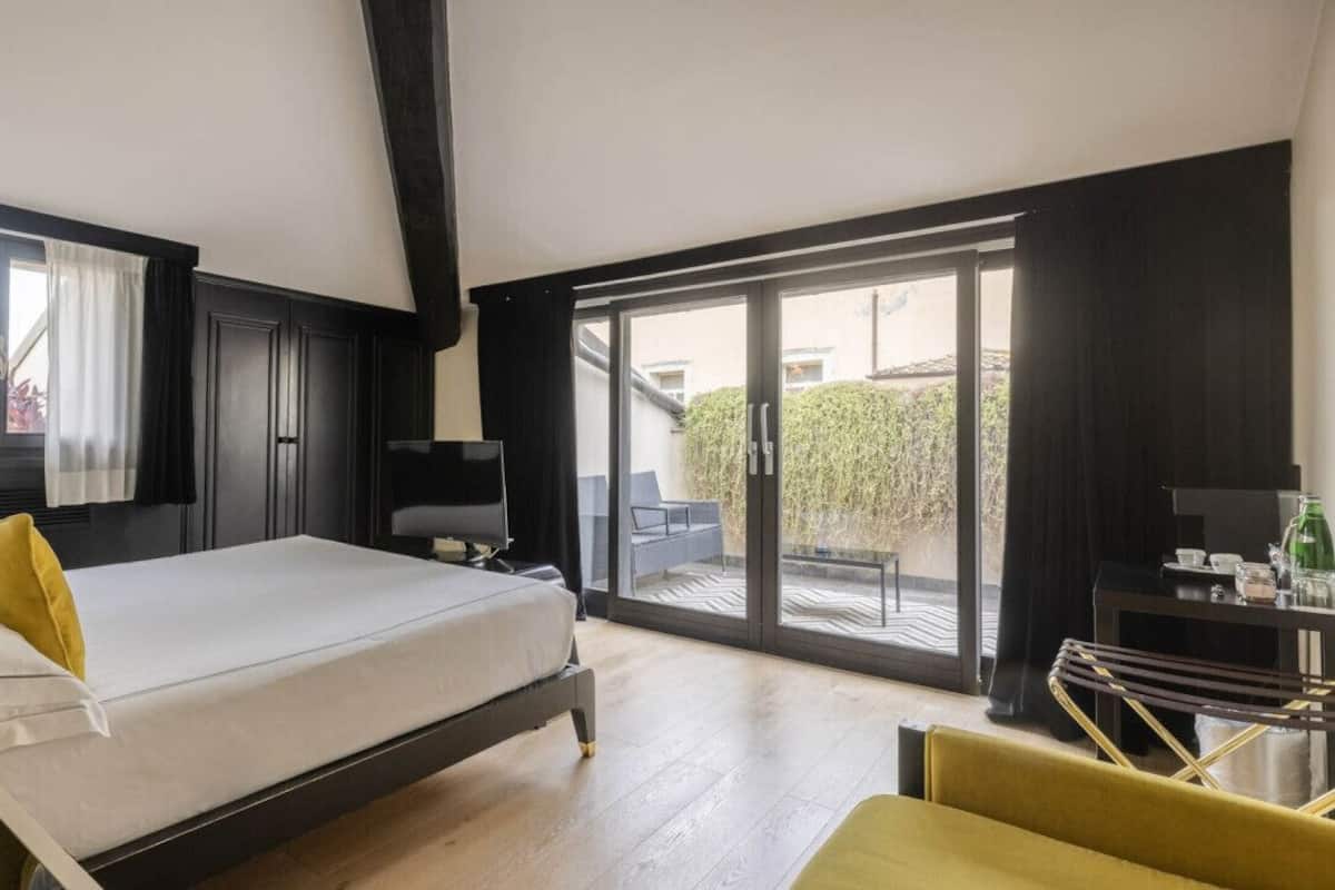 Superior Room, Balcony, City View | Balcony view