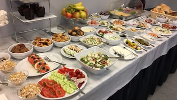 Café da manhã com buffet todos os dias (PLN 45 por pessoa)