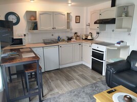 Apartment, 1 Bedroom (Lower Byre) | In-room dining