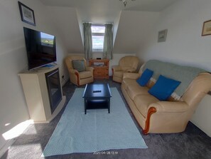 Apartment, 2 Bedrooms (Meadow View) | Living area